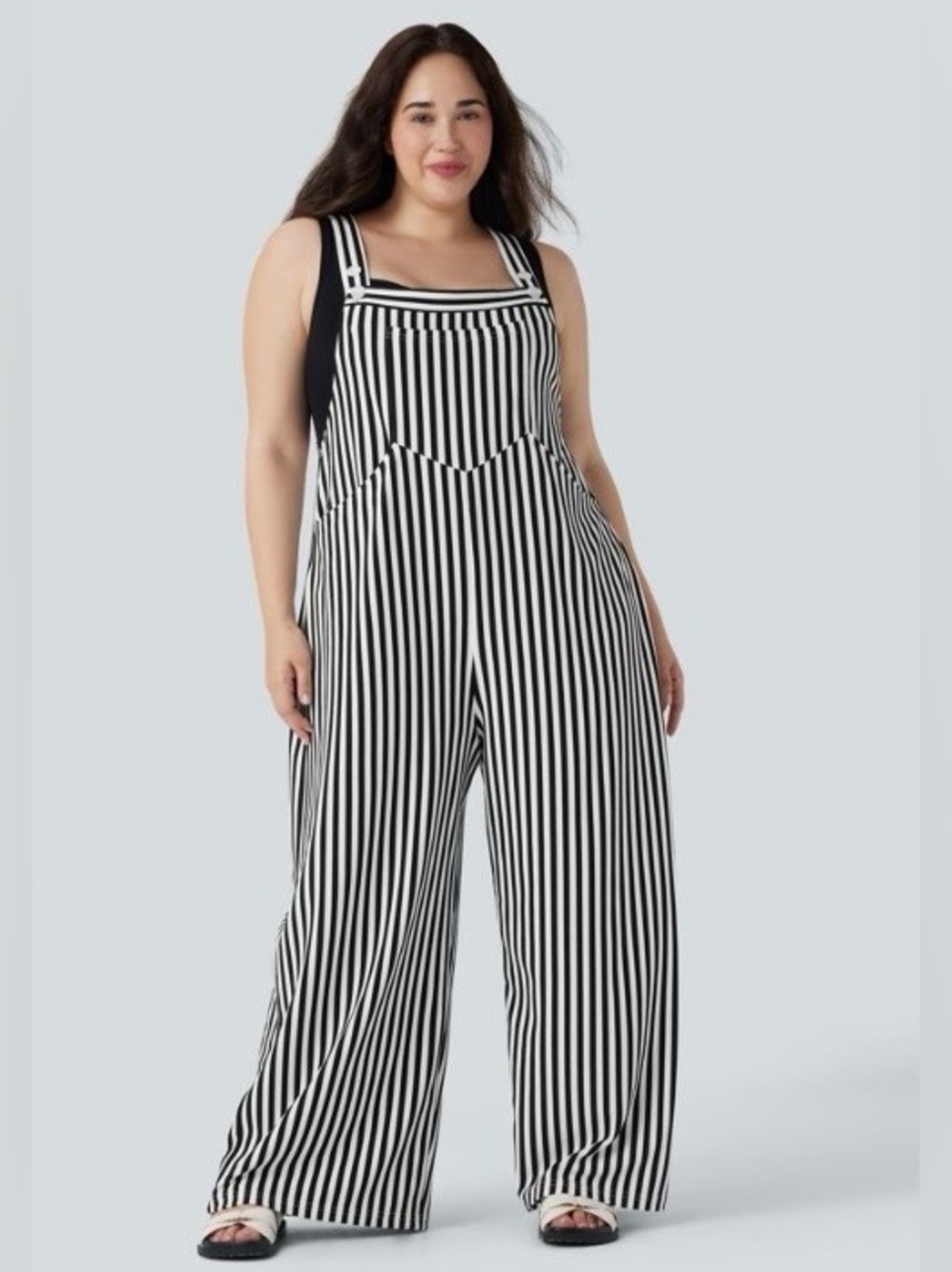 🆕 HALARA Black & White Vertical Stripe Jumpsuit